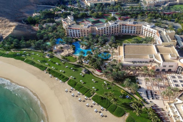 Shangri La`s Barr al Jissah Resort